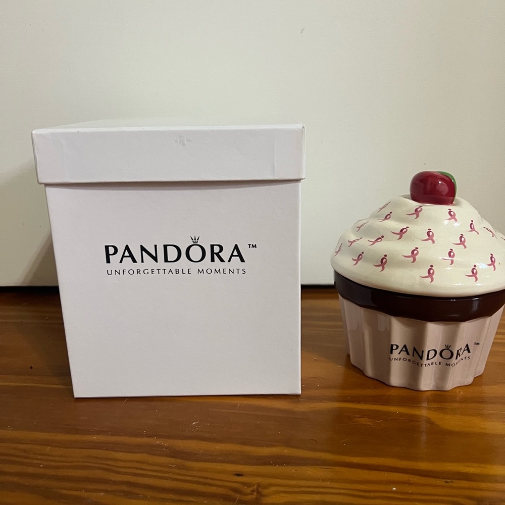 Pandora Pink and Cream Cupcake Box